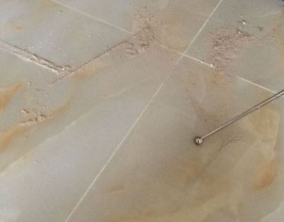 来宾市瓷砖空鼓维修公司分享粘合剂选择不当在瓷砖铺贴过程中可能导致以下问题