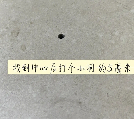 来宾市瓷砖空鼓维修公司专业解答在瓷砖铺贴过程中，如果砂料搅拌不均匀，将会带来以下问题